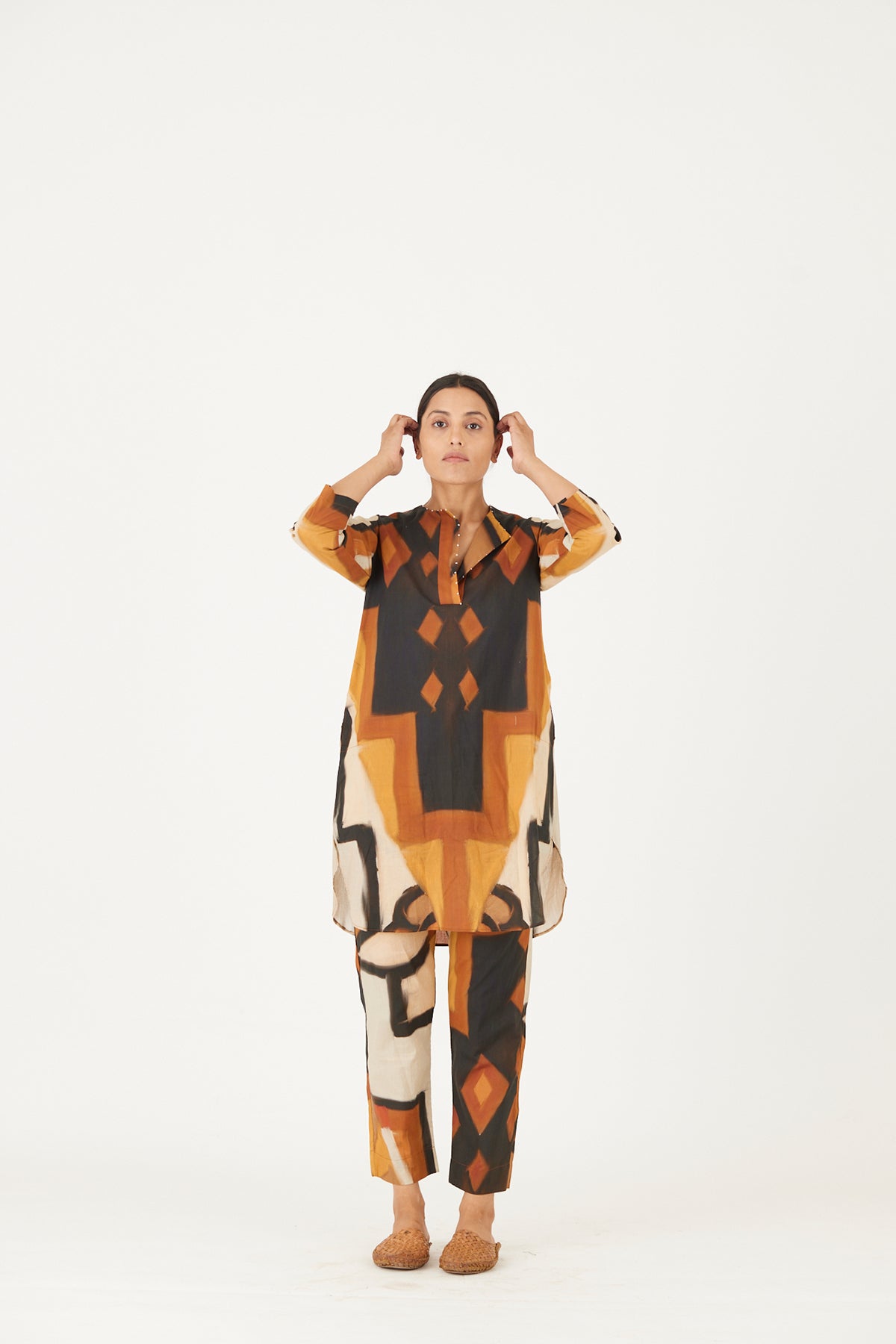 Neel Kesar Short Kurta Set