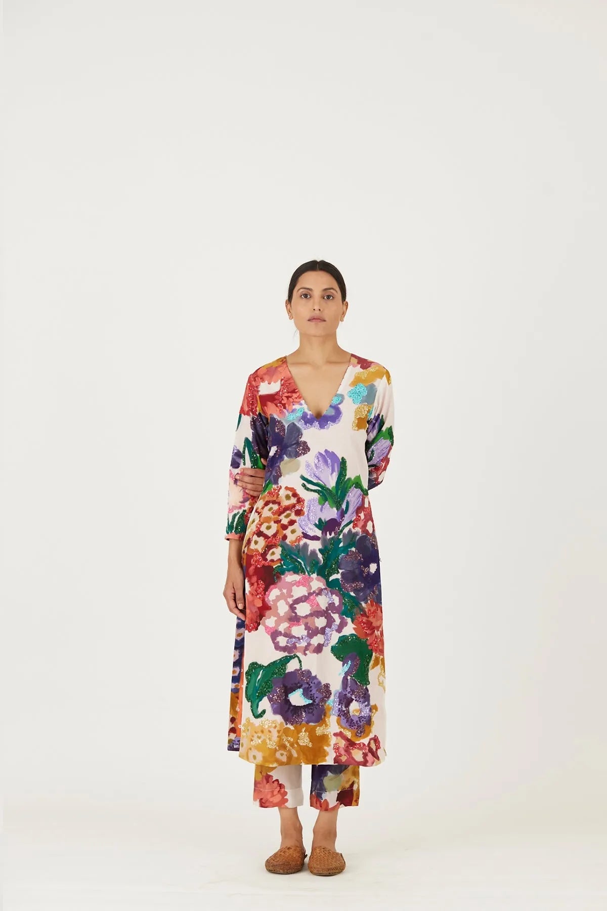FARAH WHITE EMBROIDERED KURTA SET - Yam India